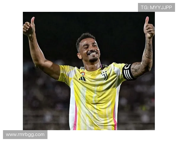 达尼洛：从足球新星到世界舞台的闪耀之星的成长历程