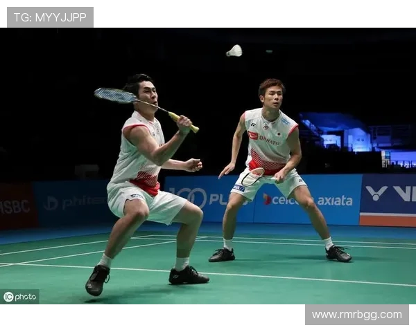 重庆羽毛球队快攻战术解析与训练策略探讨